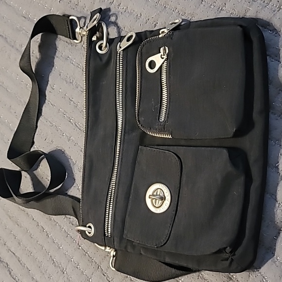 BAGGALLINI Black Crossbody Shoulder Bag